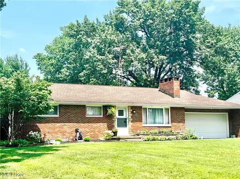 3933 21st St NW, Canton, OH 44708