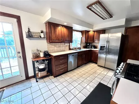 Kitchen - 3933 21st St NW, Canton, OH 44708 photo 4 of 5