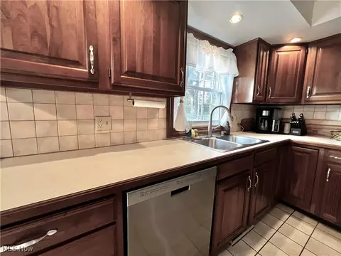 Kitchen - 3933 21st St NW, Canton, OH 44708 photo 2 of 5