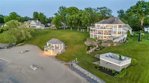 4673 Brooksdale Rd, Mentor, OH 44060