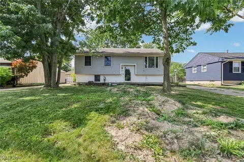 2216 Eastlawn St, Lorain, OH 44052