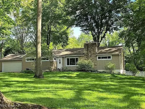 2830 Fort Island Dr, Fairlawn, OH 44333