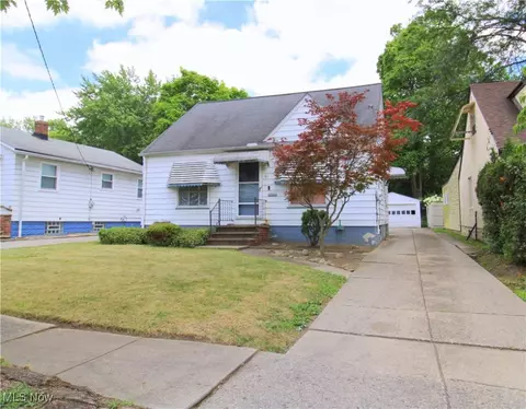61 Berwyn Dr, Bedford, OH 44146