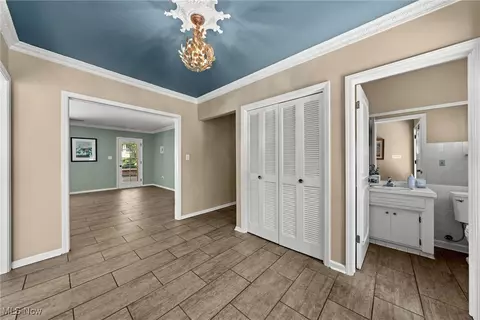 2121 Stockbridge Rd, Akron, OH 44313 photo 7