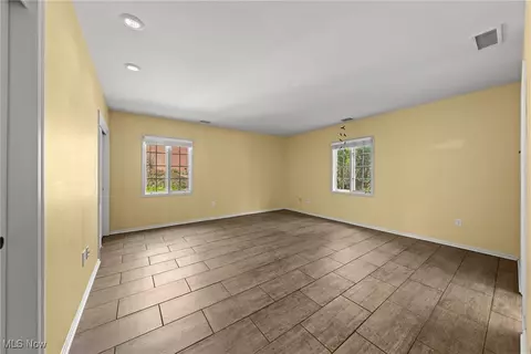2121 Stockbridge Rd, Akron, OH 44313 photo 29