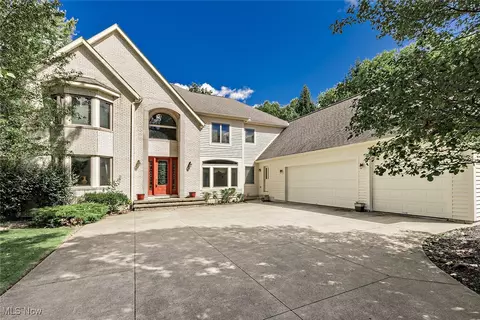 3860 Waterford Ct, Orange, OH 44122