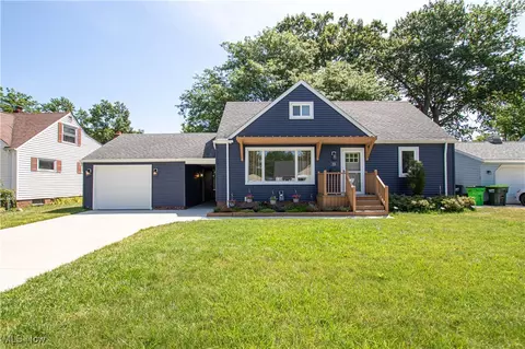 225 Berkshire Rd, Avon Lake, OH 44012