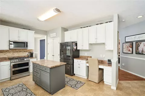Kitchen - 31 Westwick Way, Copley, OH 44321 photo 2 of 3