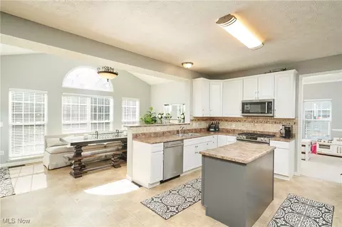 Kitchen - 31 Westwick Way, Copley, OH 44321 photo 1 of 3
