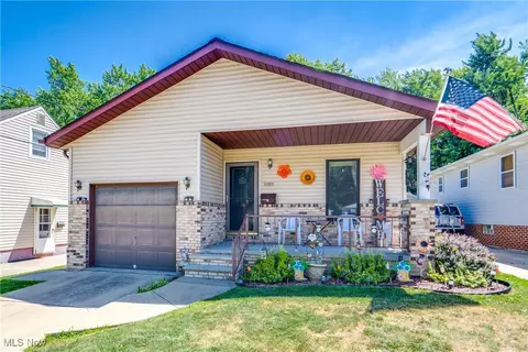 10101 Manoa Ave, Brooklyn, OH 44144