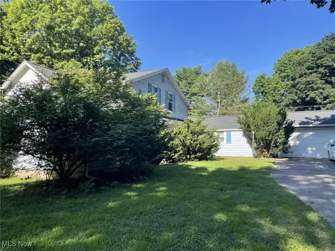 1038 Dell Cir NW, Canton, OH 44720