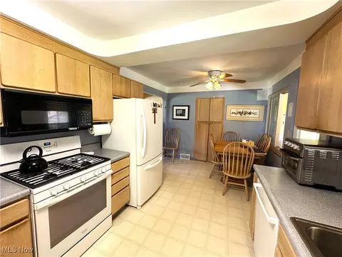 4099 Chestnut Rd, Independence, OH 44131 photo 16