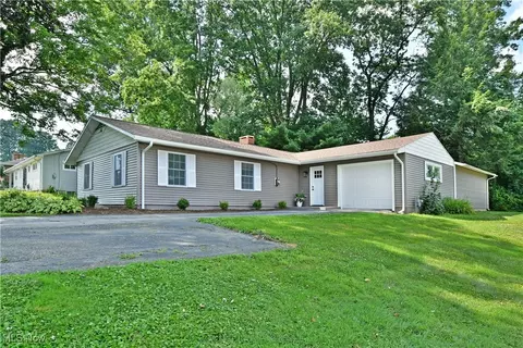 7655 Connelly Rd, Masury, OH 44438