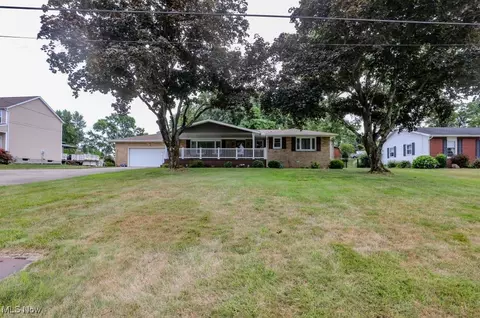 1226 Doralee Dr, Mogadore, OH 44260