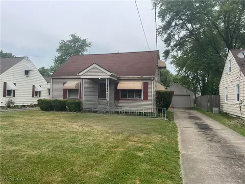 2144 NW Boulevard Blvd NW, Warren, OH 44485