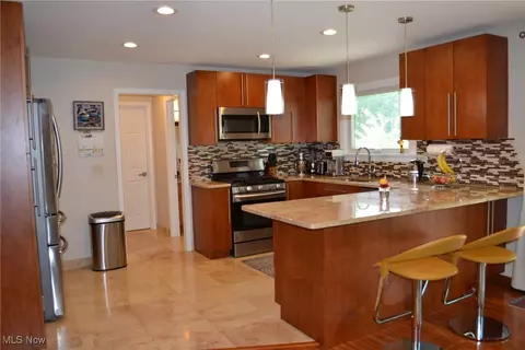 36145 Bainbridge Rd, Solon, OH 44139 photo 5