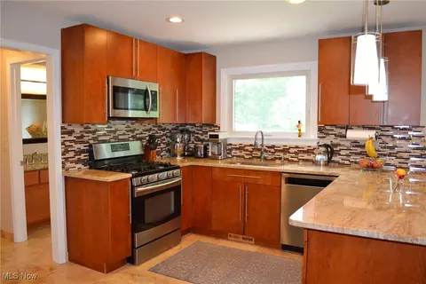 36145 Bainbridge Rd, Solon, OH 44139 photo 7