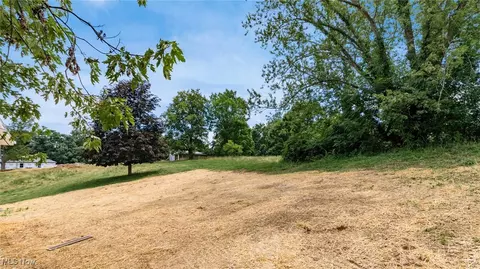 754 3rd St, Philo, OH 43771 photo 31