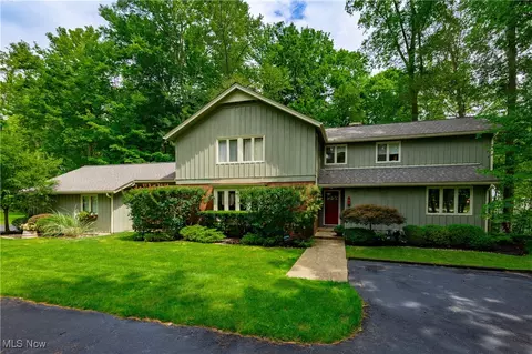 33 Cascade, Chagrin Falls, OH 44022