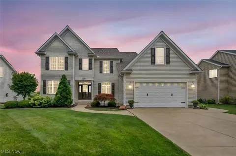1003 Wyndham Ln, Sandusky, OH 44870