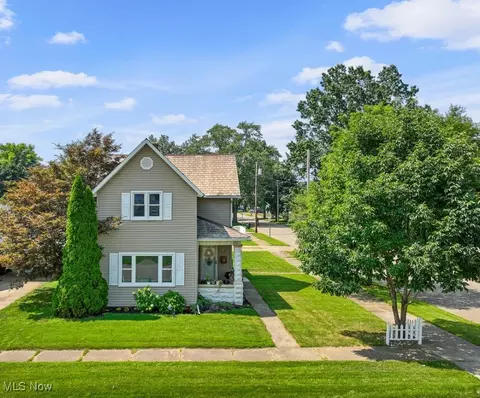 335 E 5th St, Dover, OH 44622