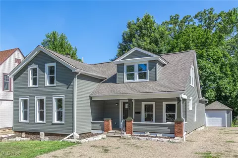146 E College St, Oberlin, OH 44074