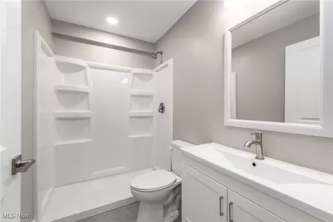 Bath - 146 E College St, Oberlin, OH 44074 photo 1 of 4