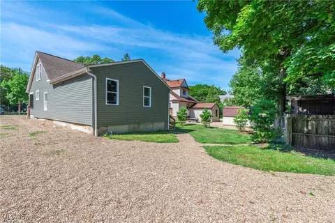 Exterior - 146 E College St, Oberlin, OH 44074 photo 10 of 10
