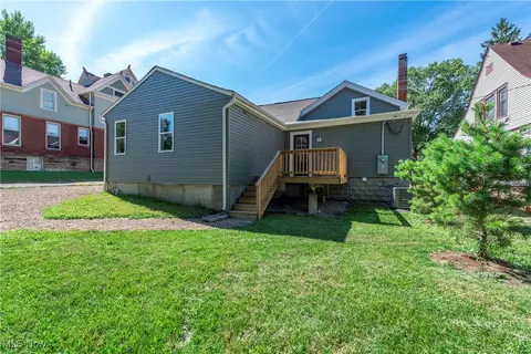 Exterior - 146 E College St, Oberlin, OH 44074 photo 7 of 10