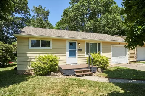 276 Tolbert St, Wadsworth, OH 44281