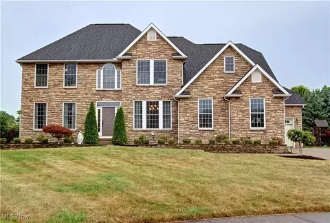 31916 Fieldstone Cir, Avon Lake, OH 44012