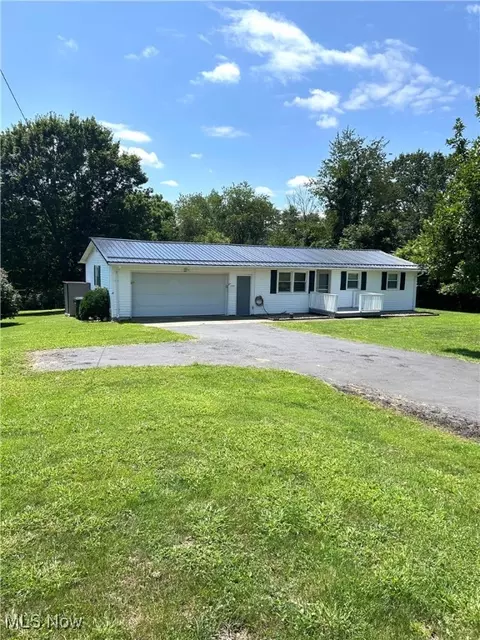 275 Fox Creek Rd, New Concord, OH 43762