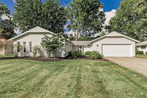 5828 Tree Moss Ln, North Ridgeville, OH 44039