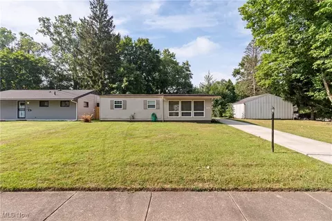 1784 Delia Ave, Akron, OH 44320