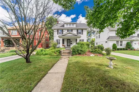 3297 E Scarborough Rd, Cleveland Heights, OH 44118