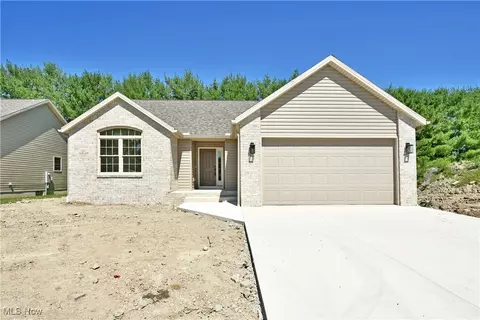 2871 Pebble Creek Ct, Cortland, OH 44410