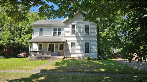106 Maple Ave, Creston, OH 44217