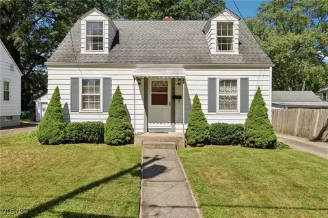1872 16th St, Cuyahoga Falls, OH 44223