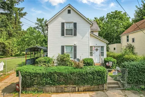 61 Shaefer St, Akron, OH 44311