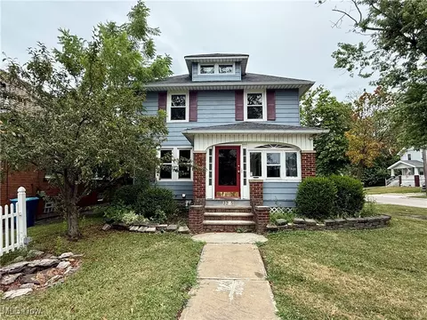 3275 Livingston Ave, Lorain, OH 44055