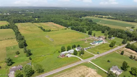 16990 Nash Rd, Middlefield, OH 44062