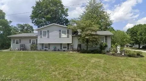 355 Castleton Rd NE, North Canton, OH 44720