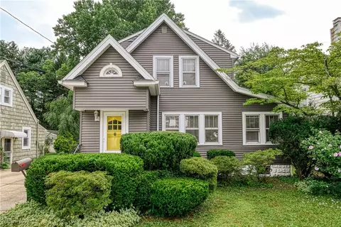 459 Longmere Dr, Kent, OH 44240