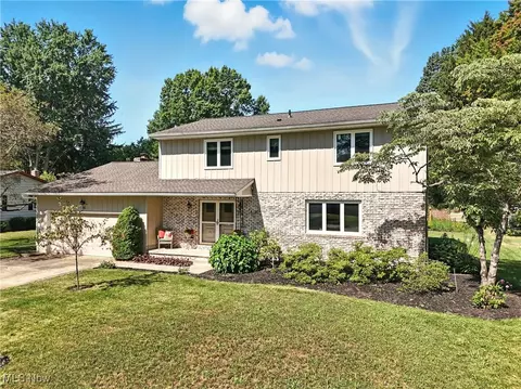 420 Cabot Dr, Fairlawn, OH 44333