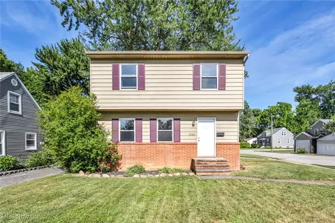 33986 Willowick Dr, Eastlake, OH 44095