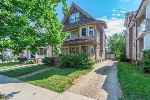 1515 Orchard Grove Ave, Lakewood, OH 44107