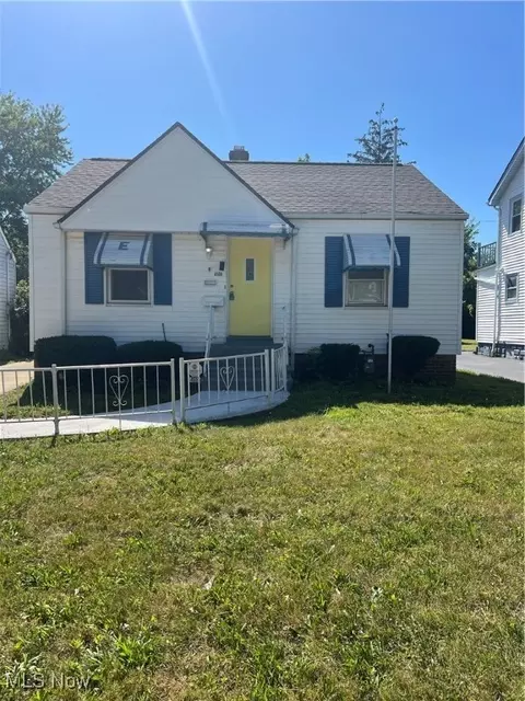 4500 Glenview Rd, Warrensville Heights, OH 44128