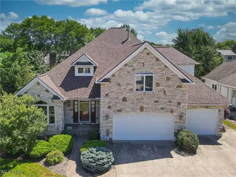 2142 Kirtland Pl, Hudson, OH 44236