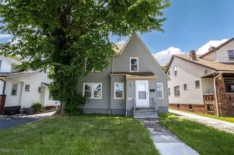13804 Rexwood Ave, Garfield Heights, OH 44105