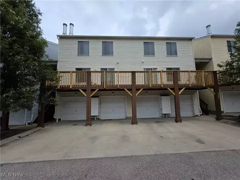 22262 River Walk Rd, Rocky River, OH 44116